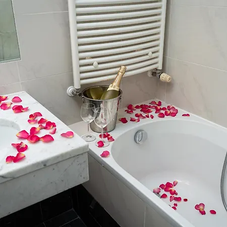 Golden Rabbit Apartman